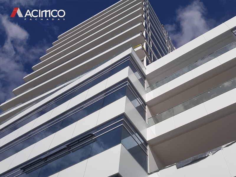 Aluminio-compuesto-alucobond-stacbond-fachada-ecuador